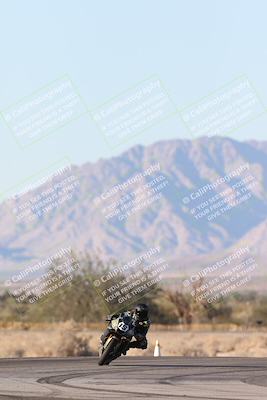 media/Dec-07-2025-CVMA (Sun) [[3e7d2de5dc]]/Race 16-Formula Middleweight/